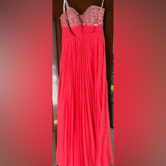 Size 2 Night Moves Prom Collection - Picture 2 of 6